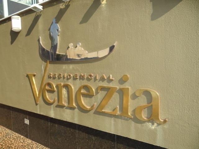 #203 - Apartamento para Venda em Arapongas - PR