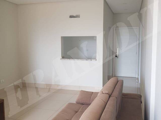 #458 - Apartamento para Venda em Arapongas - PR