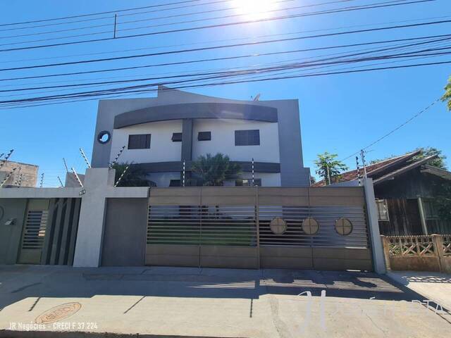 #565 - Apartamento para Venda em Arapongas - PR