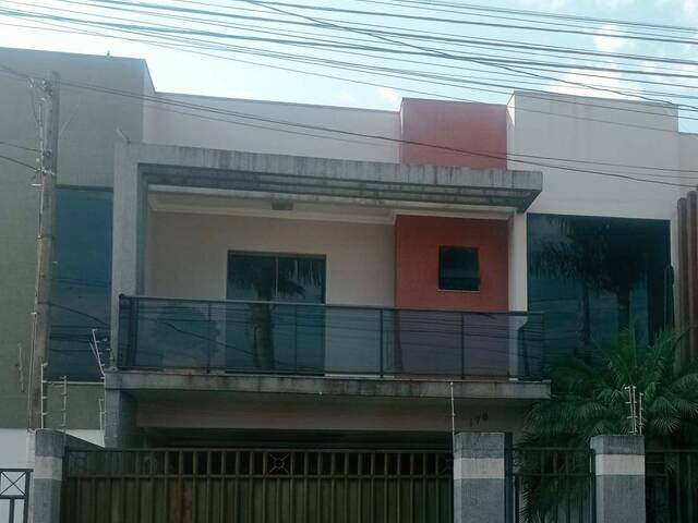 #890 - Casa para Venda em Arapongas - PR