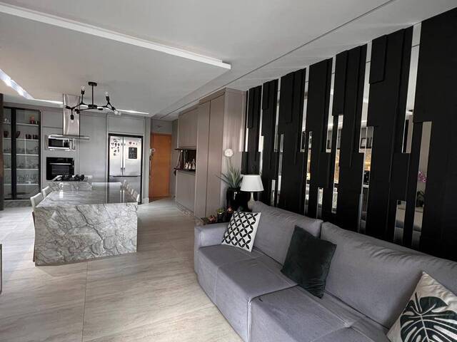 #1090 - Apartamento para Venda em Arapongas - PR