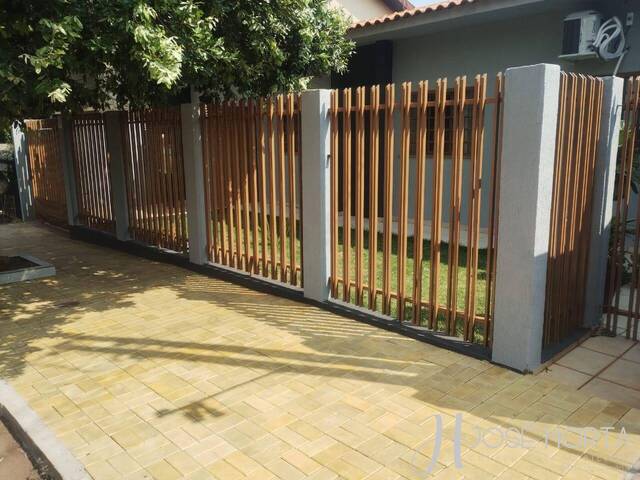 #1119 - Casa para Venda em Arapongas - PR