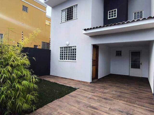 #1213 - Casa para Venda em Arapongas - PR