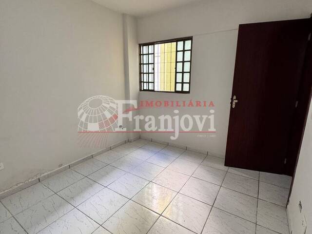 #1254 - Apartamento para Venda em Arapongas - PR