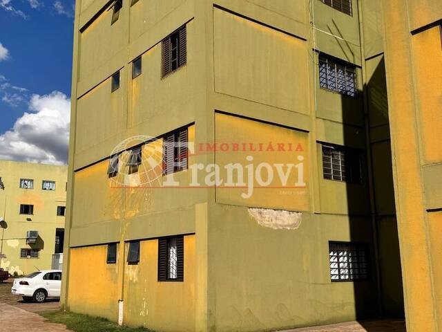 #1254 - Apartamento para Venda em Arapongas - PR