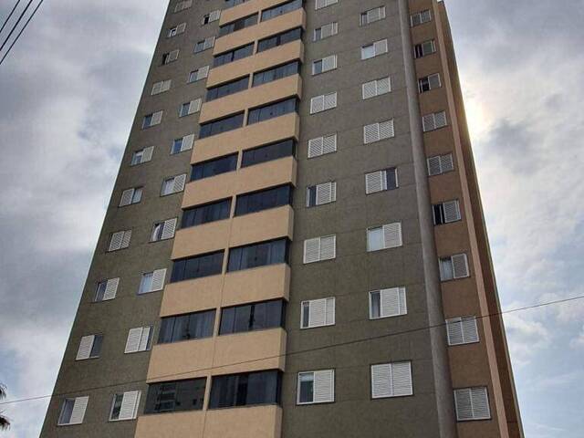 #1255 - Apartamento para Venda em Arapongas - PR